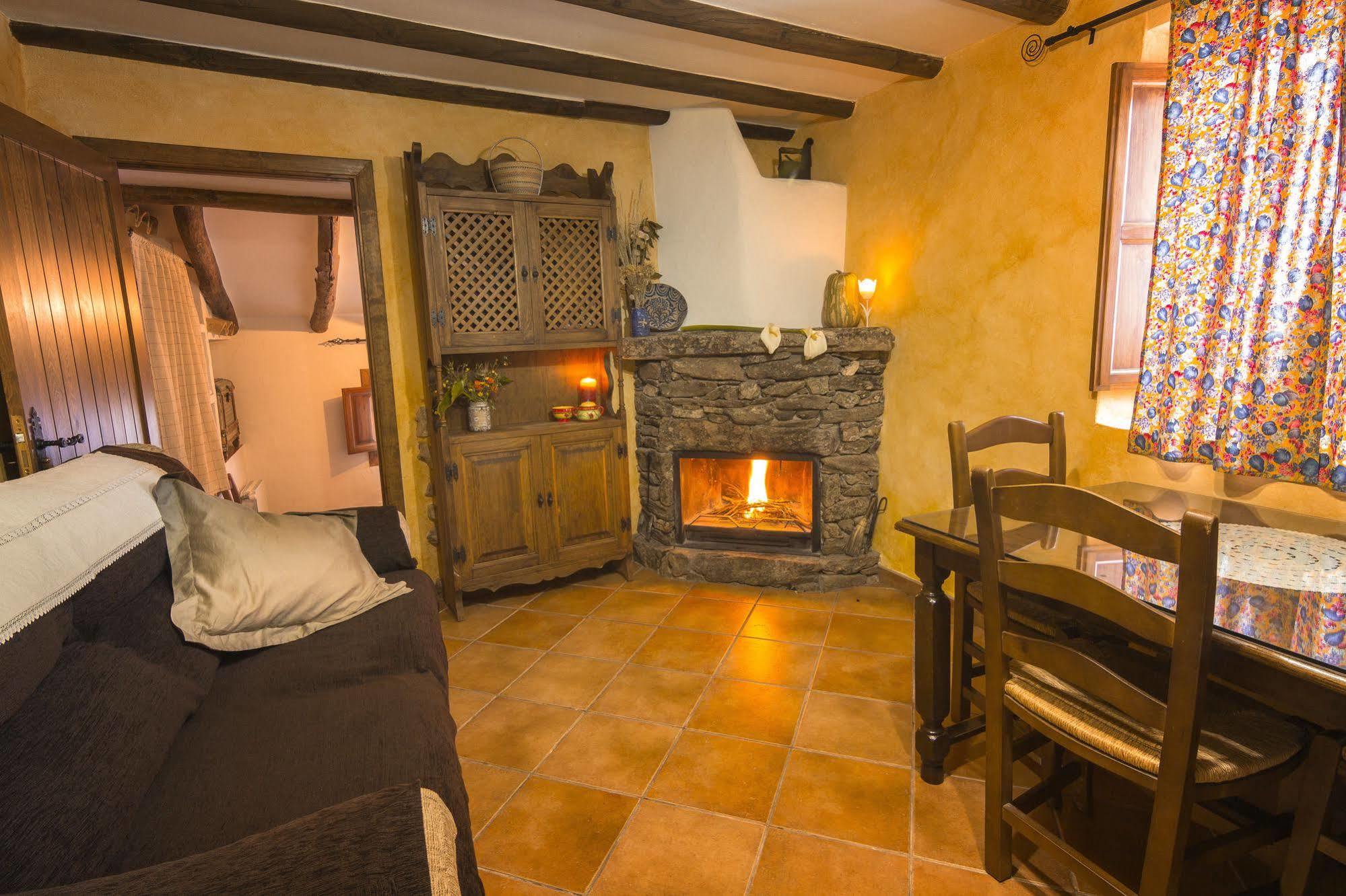 Reul Alto Cortijos Rurales Guest House Laroya Exterior photo